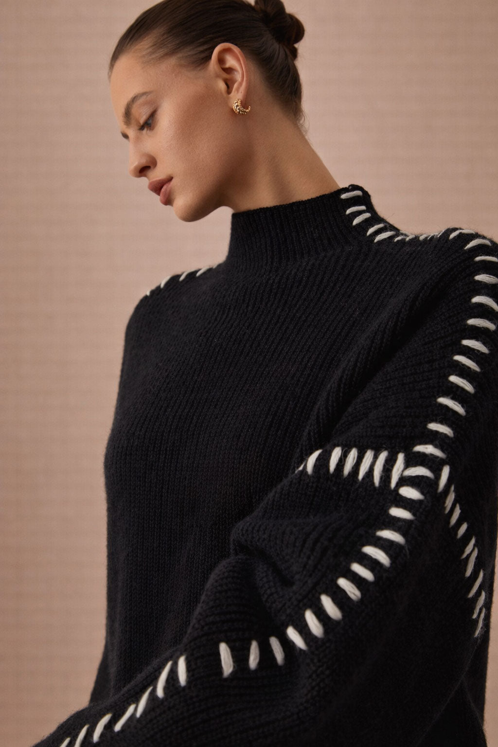Alma Oversized Turtleneck Sweater - Cozy Knit