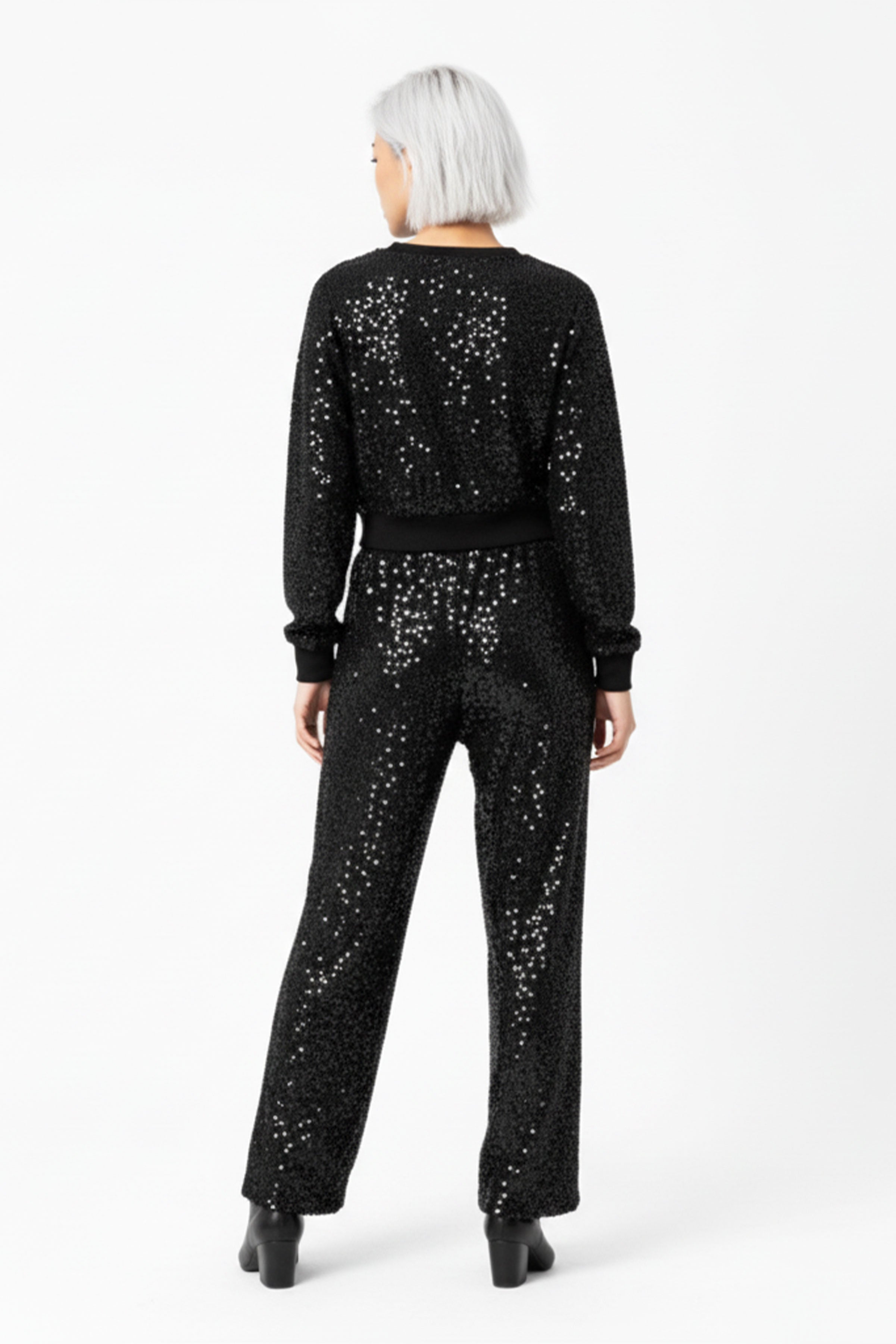 Lyza | Chic Sparkling Lounge Ensemble